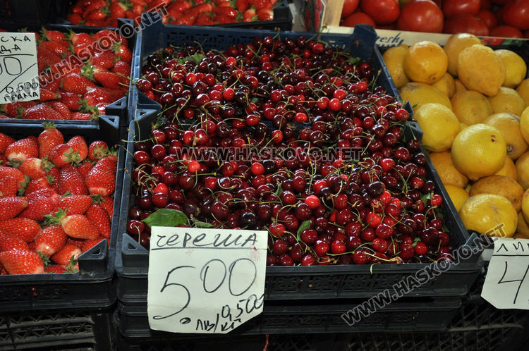 Хасковлии предпочитат български ягоди и череши