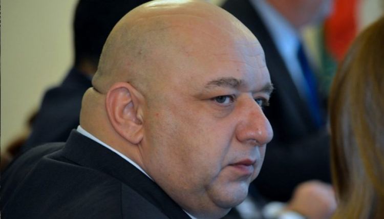 Професионалните футболисти възобновяват колективни тренировки