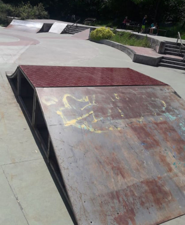 Ремонтираха счупената рампа на скейт площадката в „Кенана“