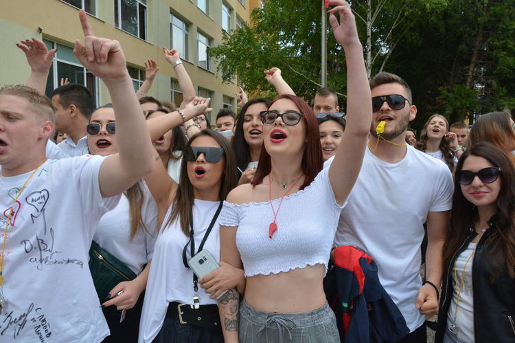 Зрелостниците си искат изпращането в училищния двор