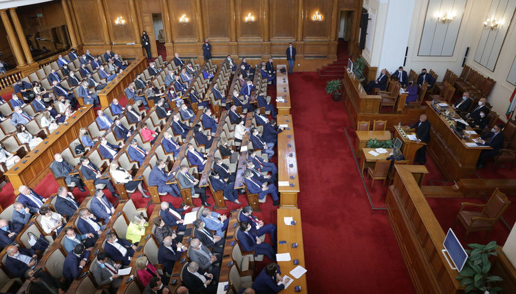 Глобите за нарушаване на мерки и карантина остават