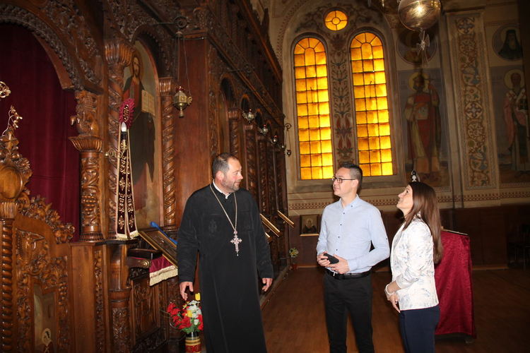 Представиха уникалния иконостас в църквата „Св. Иван Рилски“ в Харманли