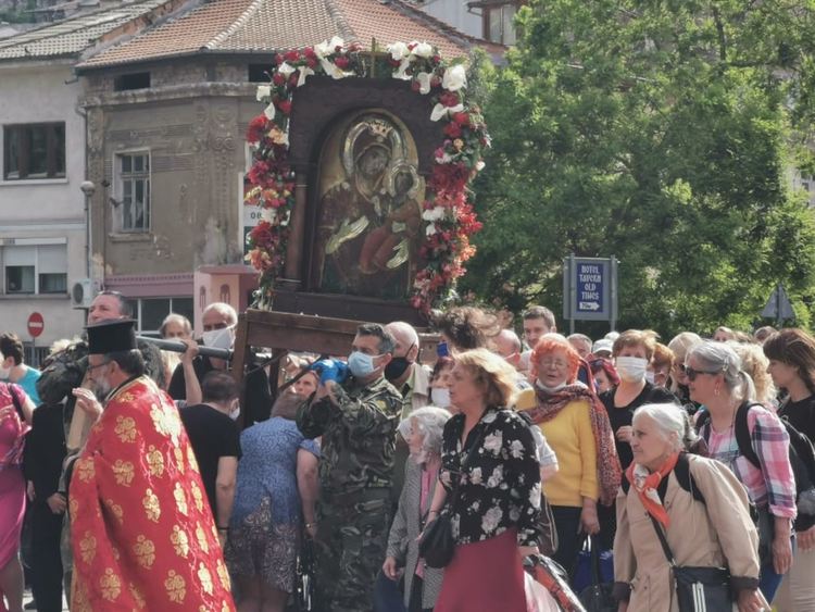 Чудотворната икона на Богородица – Елеуса се завърна в Асеновград