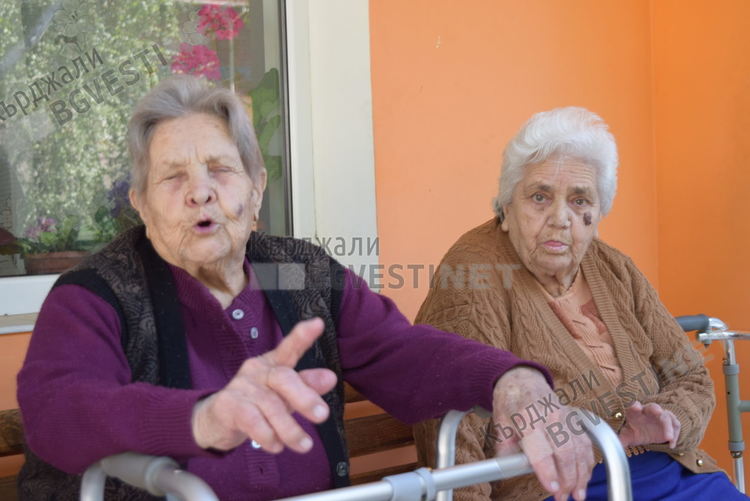 НСИ: Ще живеем средно 74.9 г. Най-дълго в столицата и Кърджали, най-кратко - във Враца и Сливен