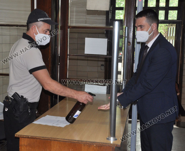 Хасковският съд гледа приоритетно делата, отсрочени заради коронавируса