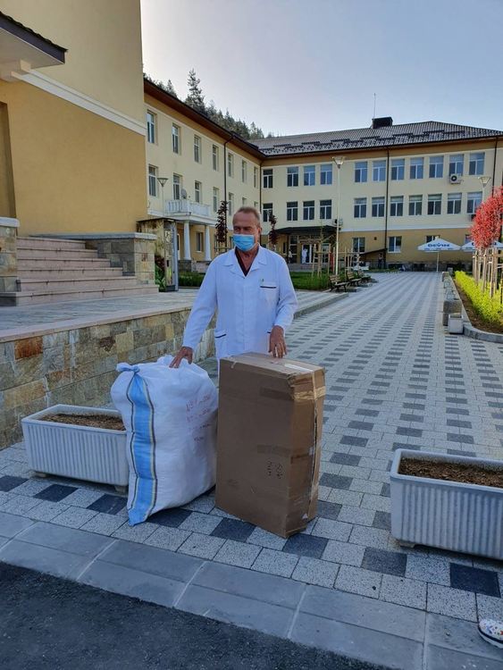 Фирма от Златоград дари предпазни средства на многопрофилните болници в Смолянска област