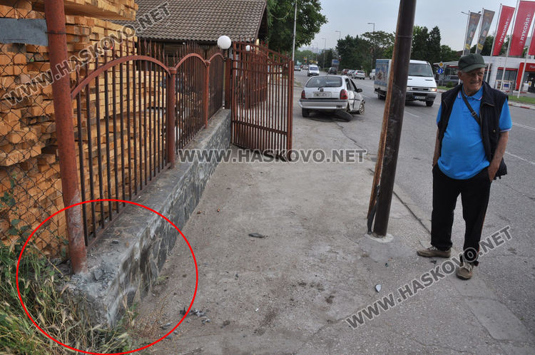 Шофьор на Опел е в болница след катастрофа на Кърджалийска