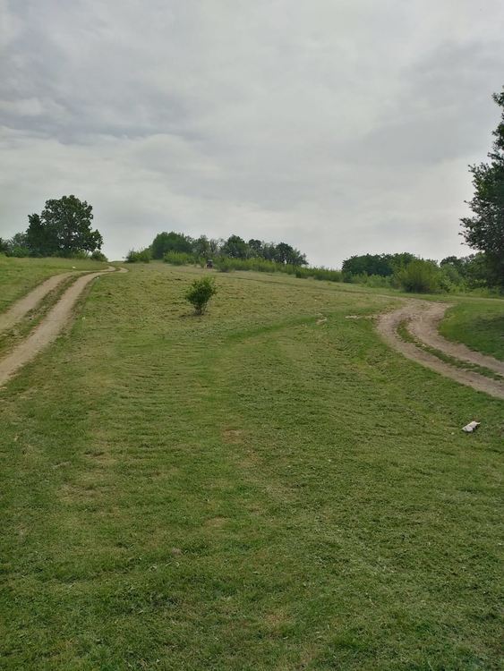 Изчистиха 2 тона боклук от терена около чешмите край яз. „Клокотница“