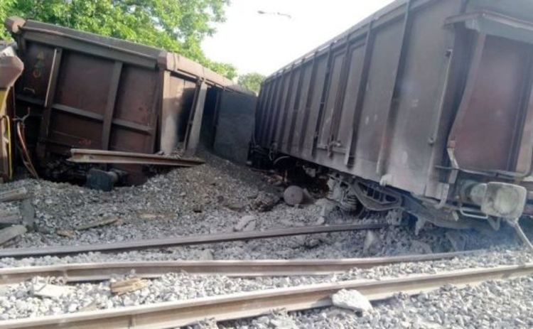 10 вагона дерайлираха на гарата в Нова Загора 