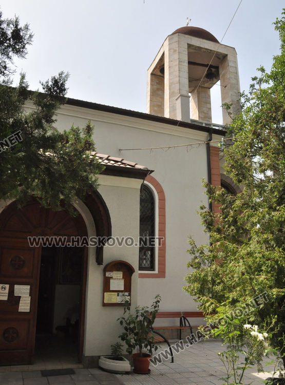 Отец за кражбата от църквата: Скандализирате обществото