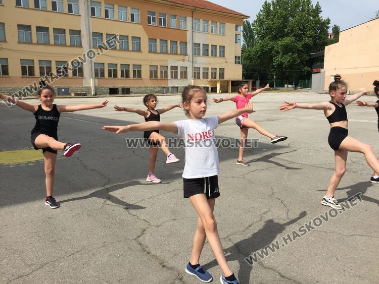 Грациите на „Аида“ възобновиха подготовка си на открито