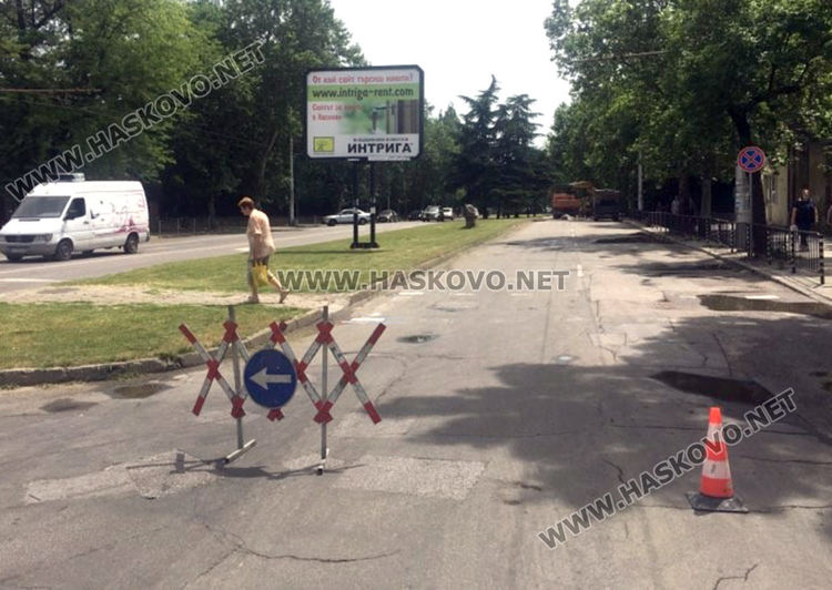 Поредна ВиК авария по "Съединение", затвориха част от булеварда