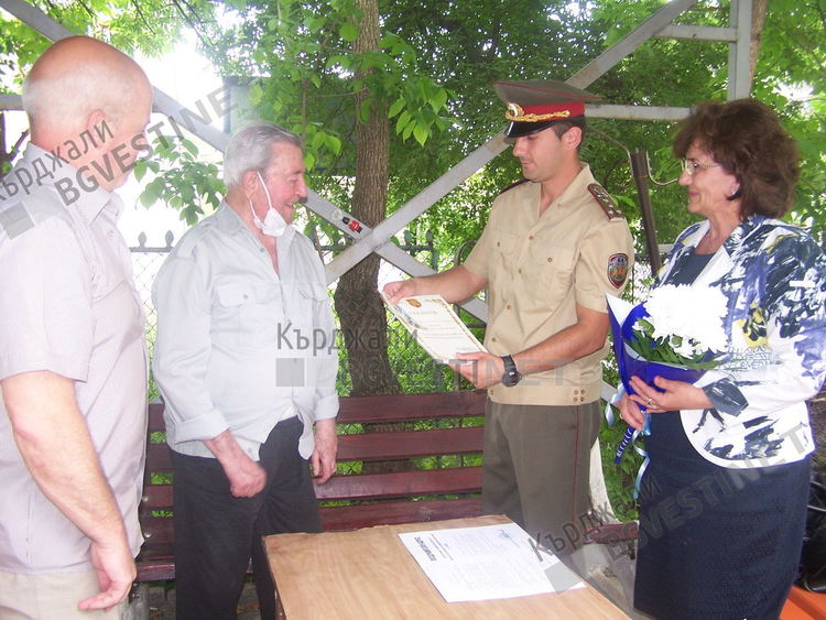 Наградиха фронтовак в Кърджали с юбилеен медал