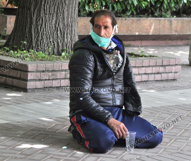 Просяци и „хасковски герои“ налазиха центъра