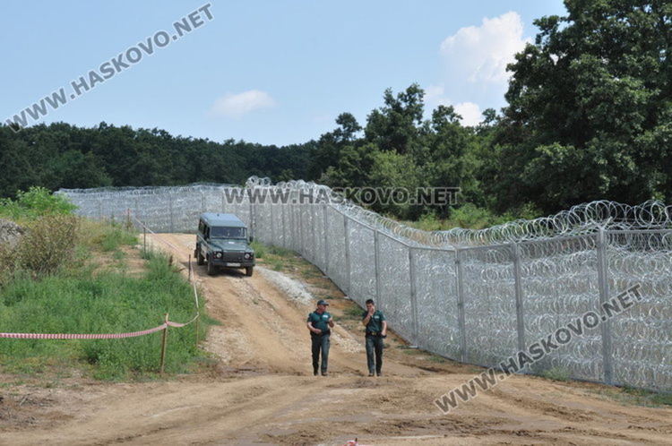 Тестът на влезлия нелегално през Турция арестант за Ковид-19 е отрицателен