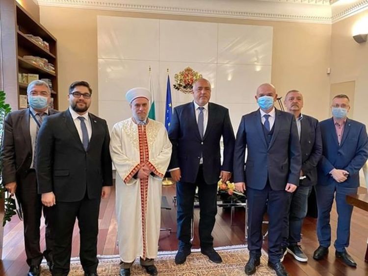 Байрамският намаз да се проведе на открито, договориха Борисов и главният мюфтия