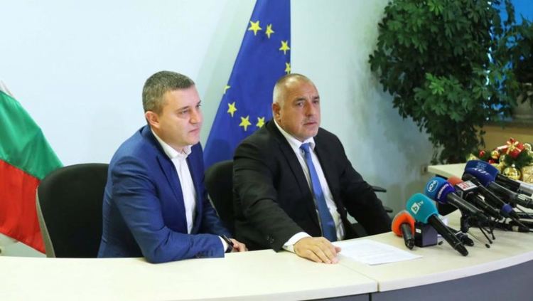  Премиерът, Горанов и кметът на Перник на инспекция в миньорския град