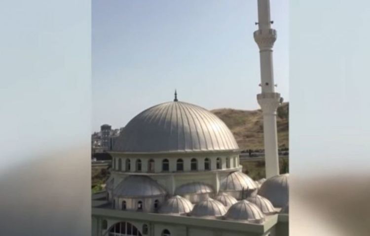 Революция вместо молитва: ''Бела чао'' зазвуча от минаретата в Измир (видео)
