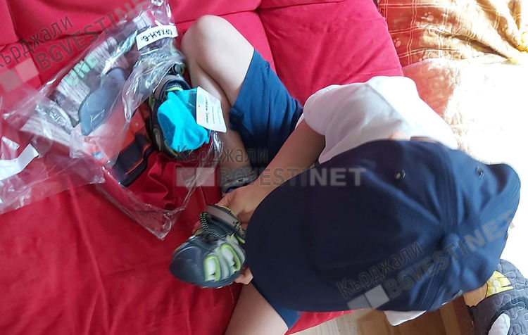 Работници от фирма „Шахинлер” събраха пари за да дарят деца в нужда от Кърджали