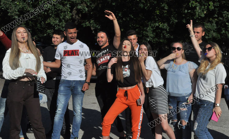 Випуск 2020 с импровизиран бал на Кенана