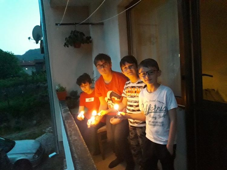 Стотици откликнаха на инициативата на РУО- Смолян за светлинка в навечерието на 24 май