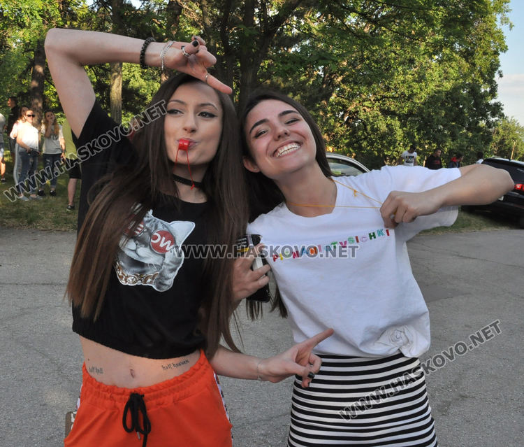 Випуск 2020 с импровизиран бал на Кенана