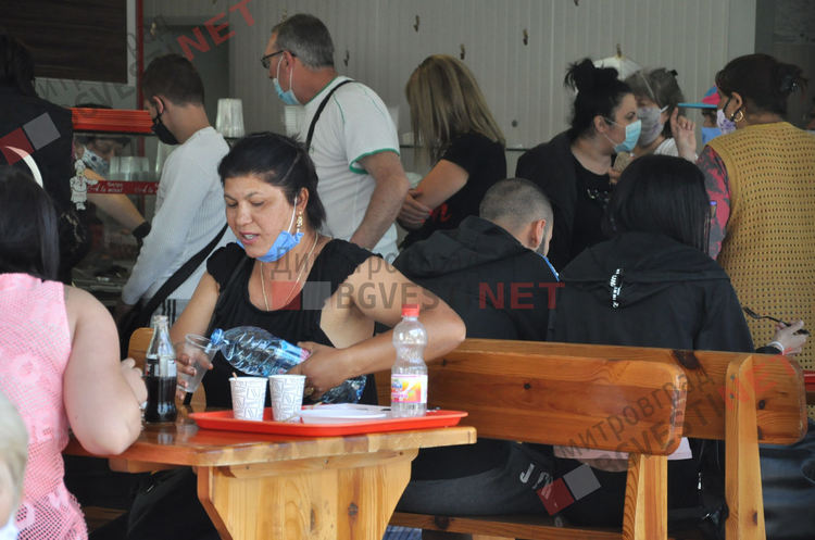 Димитровградският неделен пазар заработи на пълни обороти