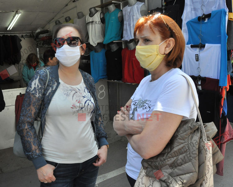 Димитровградският неделен пазар заработи на пълни обороти