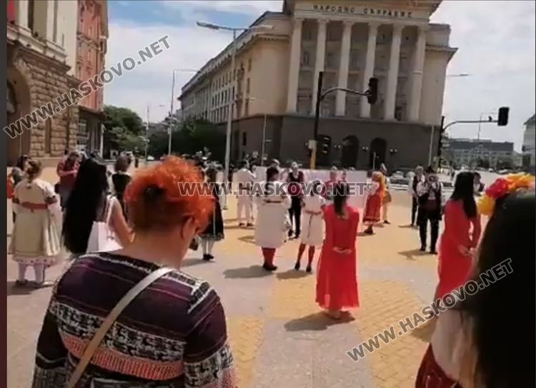 Министър  Ананиев съгласен за отваряне на репетиционните залите