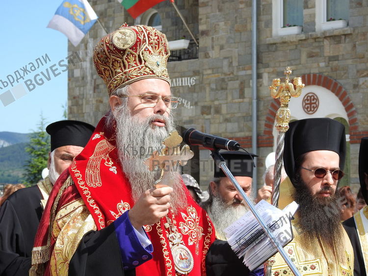 Митрополит Николай положи основния камък на нова църква в Кърджали, храм се въздига в манастира „Св.Йоан Предтеча”