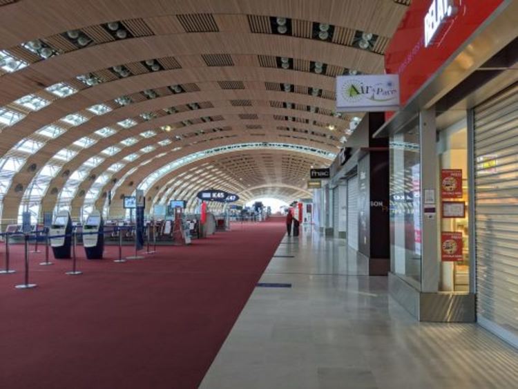 Авиокомпаниите критикуват ответните карантинни мерки на държавите