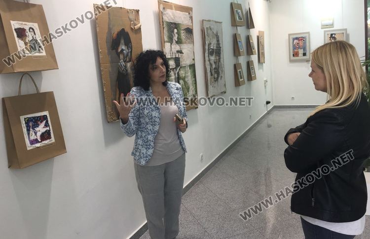 Школа „Колорит“ подреди първоюнска иложба от хартиени вдъхновения