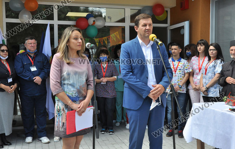 Откриха Дневен център за деца с увреждания и Преходно жилище за деца в риск