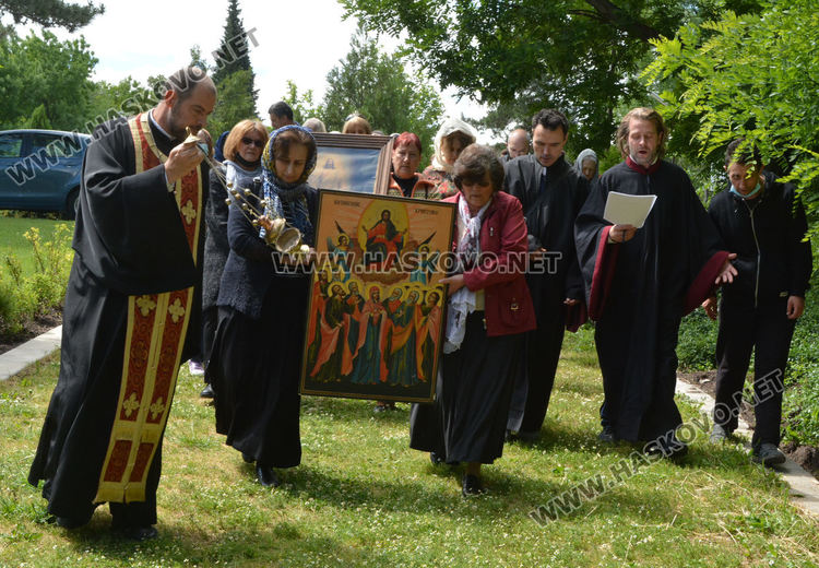 Литийно шествие за Спасовден, именикът Спас Александров раздаде курбан