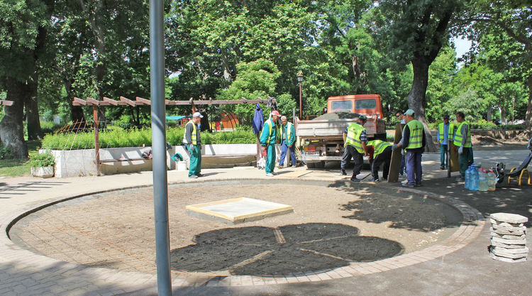 Поставят две люлки-везни за деца с увреждания в Хасково