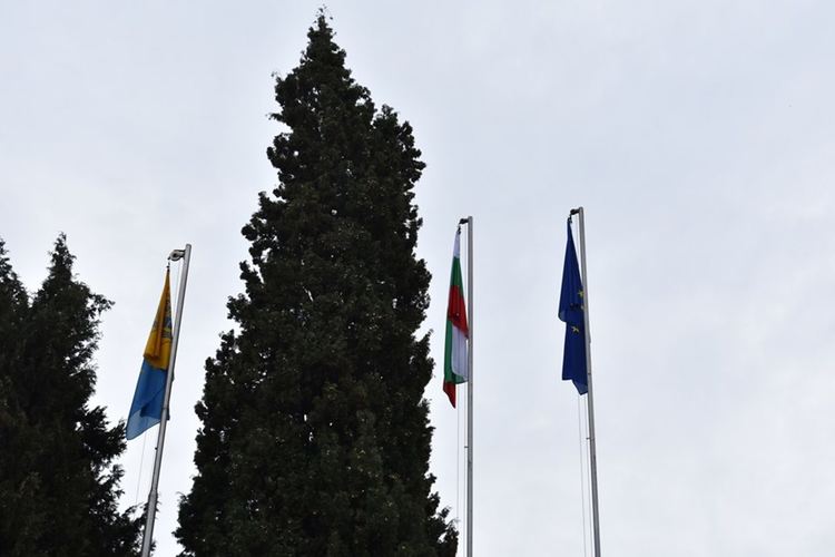 Асеновград посреща празника си с нови знамена