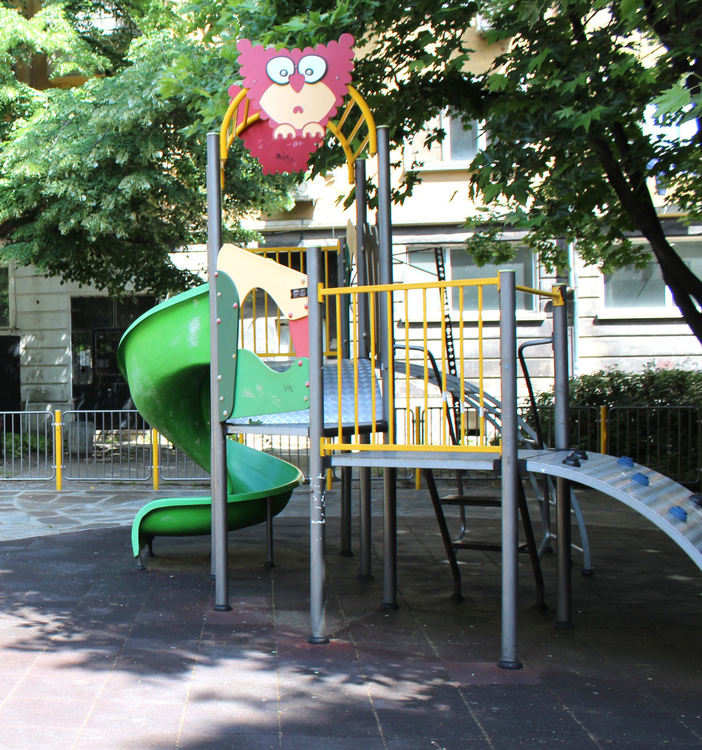 Поставят две люлки-везни за деца с увреждания в Хасково