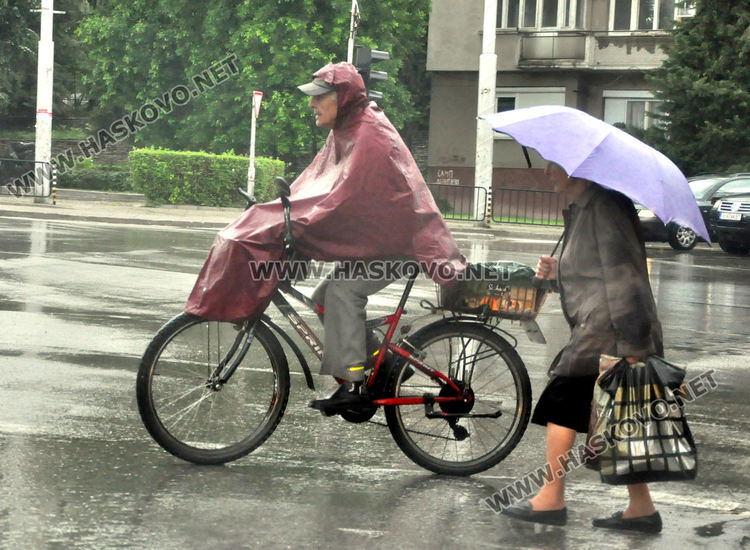 Предимно облачно с кратък дъжд в последния ден на май