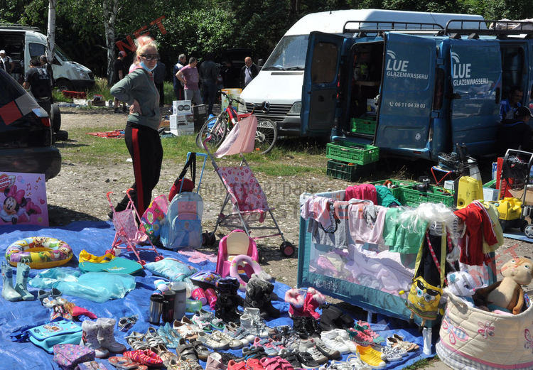 Автопазарът заработи на пълни обороти, но без спазване на противоепидемичните мерки