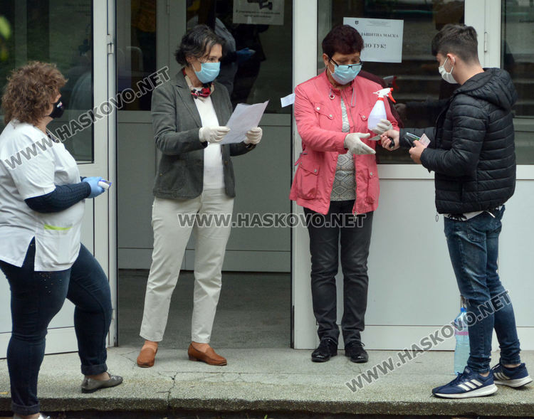 Мериха температурата на зрелостниците при влизане на матурата по БЕЛ