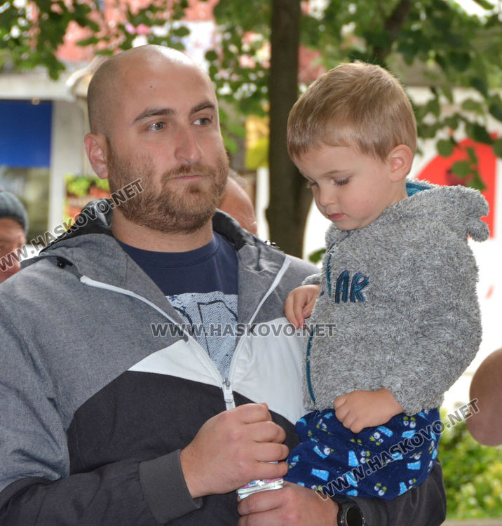 Стелиян Николов с детето си