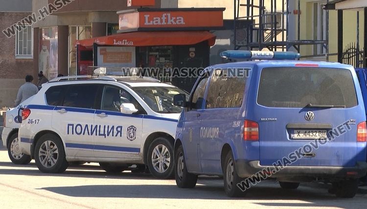 Младежи на 16 и 18 години спипани с дрога, арестуваха и двама мъже