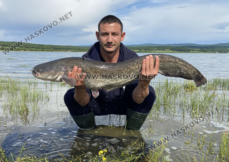 Хасковлии откриха риболовния сезон с добра слука (видео)