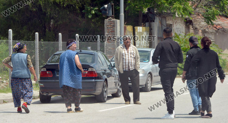Две патрулки приклещиха шофьор без книжка в Хасково