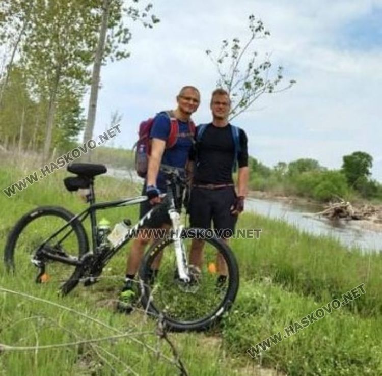 Велопоходът на 27-ми април, ден  преди да започне дългото им дежурство, е последната разходка на двамата лекари навън