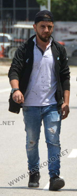 Две патрулки приклещиха шофьор без книжка в Хасково