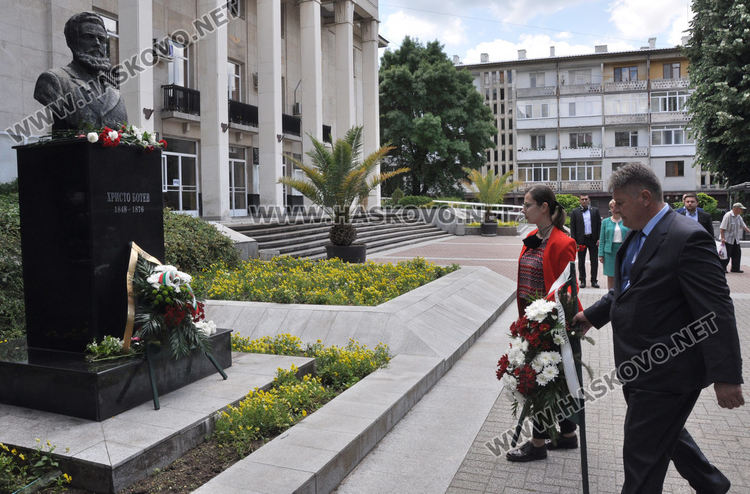 В Хасково почетоха Христо Ботев и загиналите за свободата на България (видео)
