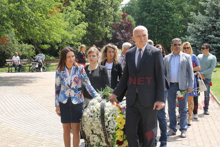 Димитровград сведе глави пред Христо Ботев