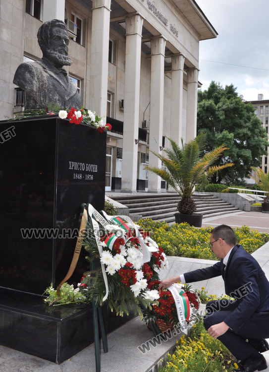В Хасково почетоха Христо Ботев и загиналите за свободата на България (видео)