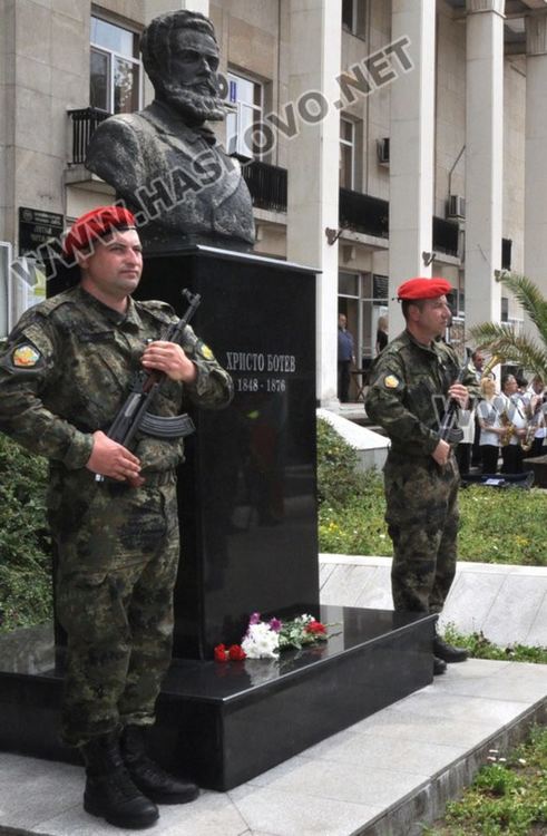 Почит за Ботев и героите в Хасково с вой на сирени